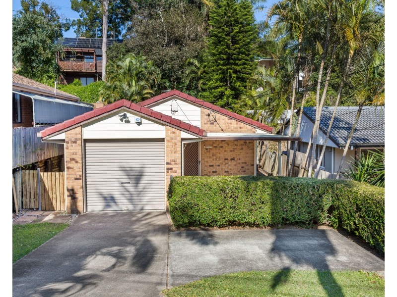 8 Merlin Terrace, Kenmore QLD 4069