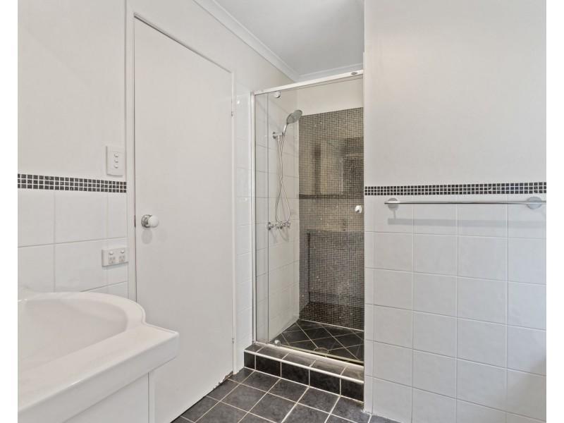 8 Merlin Terrace, Kenmore QLD 4069