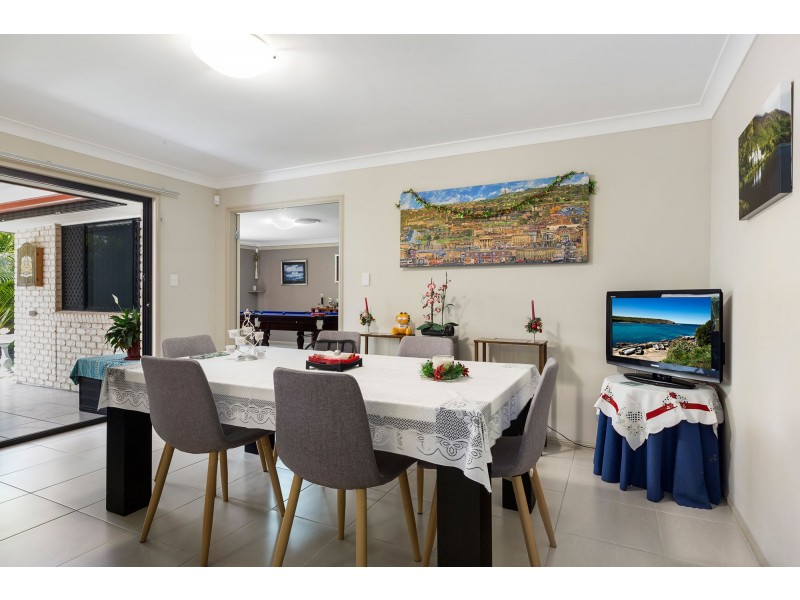 27 Riverside Crescent, Springfield Lakes QLD 4300
