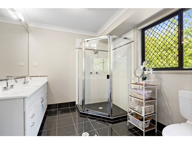 27 Riverside Crescent, Springfield Lakes QLD 4300