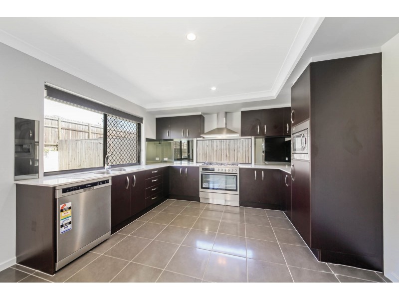 8 Glendale Crescent, Heathwood QLD 4110