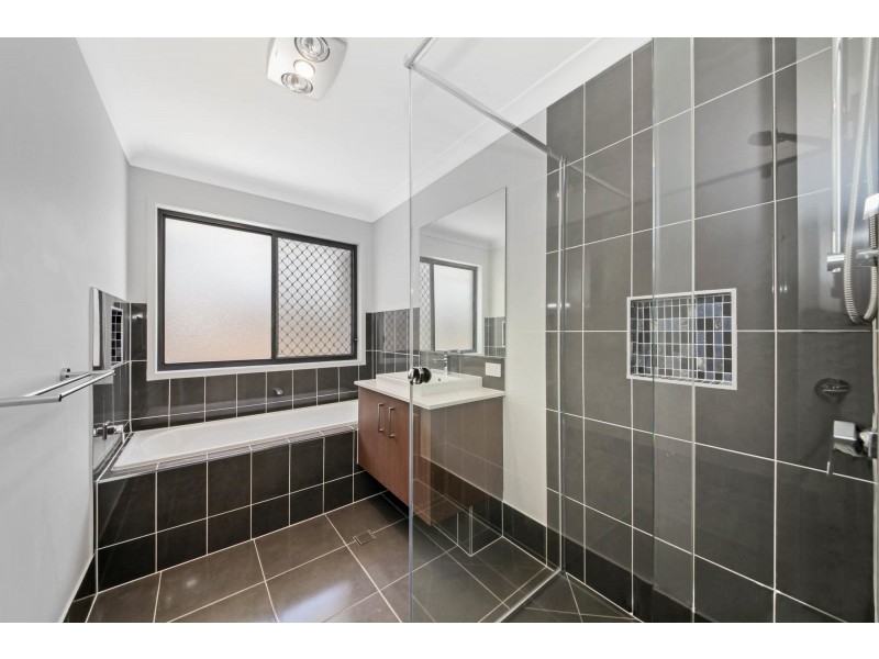 8 Glendale Crescent, Heathwood QLD 4110