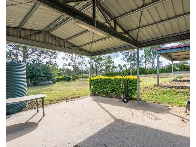 33 Ruby Crescent, Willowbank QLD 4306