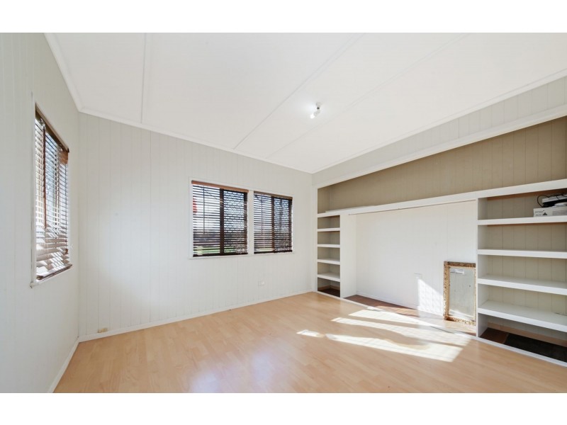 7 Crescent Street, Leichhardt QLD 4305