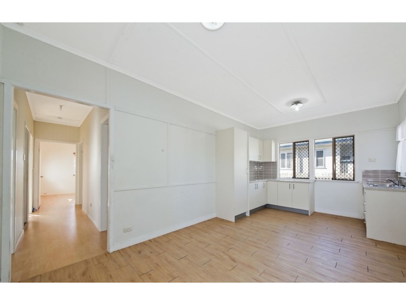 7 Crescent Street, Leichhardt QLD 4305