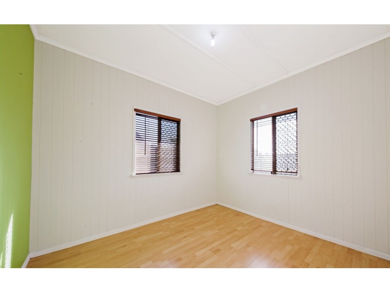 7 Crescent Street, Leichhardt QLD 4305