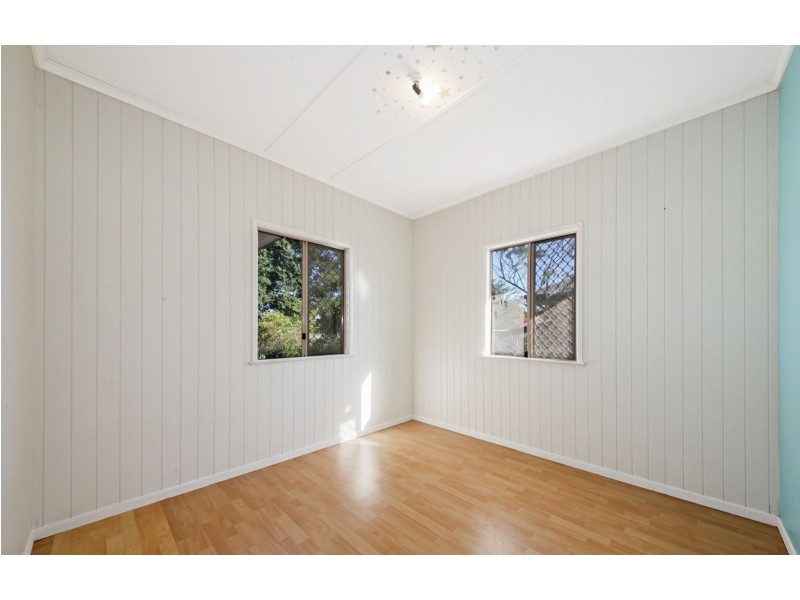 7 Crescent Street, Leichhardt QLD 4305