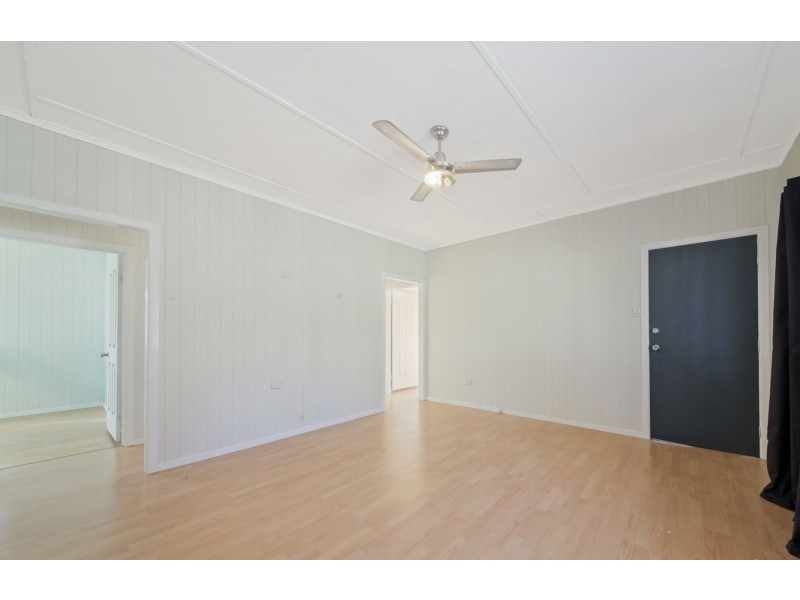 7 Crescent Street, Leichhardt QLD 4305