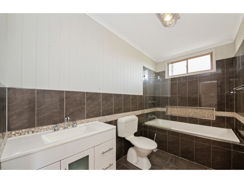 7 Crescent Street, Leichhardt QLD 4305