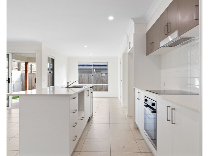 112 Lunar Circuit, Spring Mountain QLD 4124
