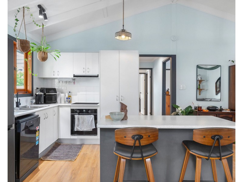 37 Selwyn Street, North Booval QLD 4304