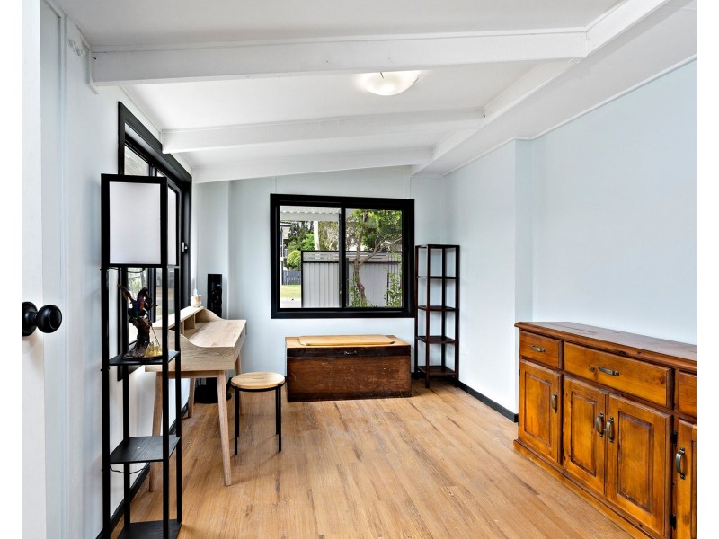 37 Selwyn Street, North Booval QLD 4304