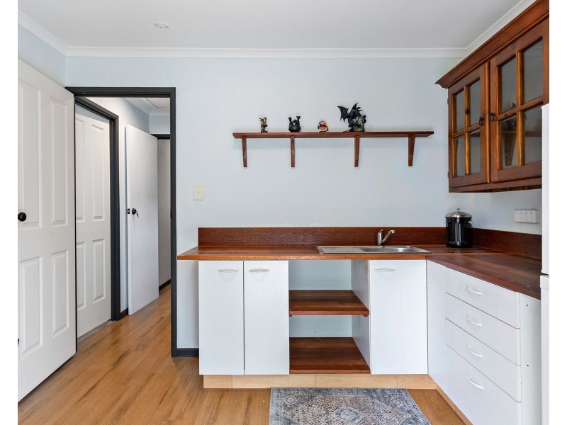 37 Selwyn Street, North Booval QLD 4304