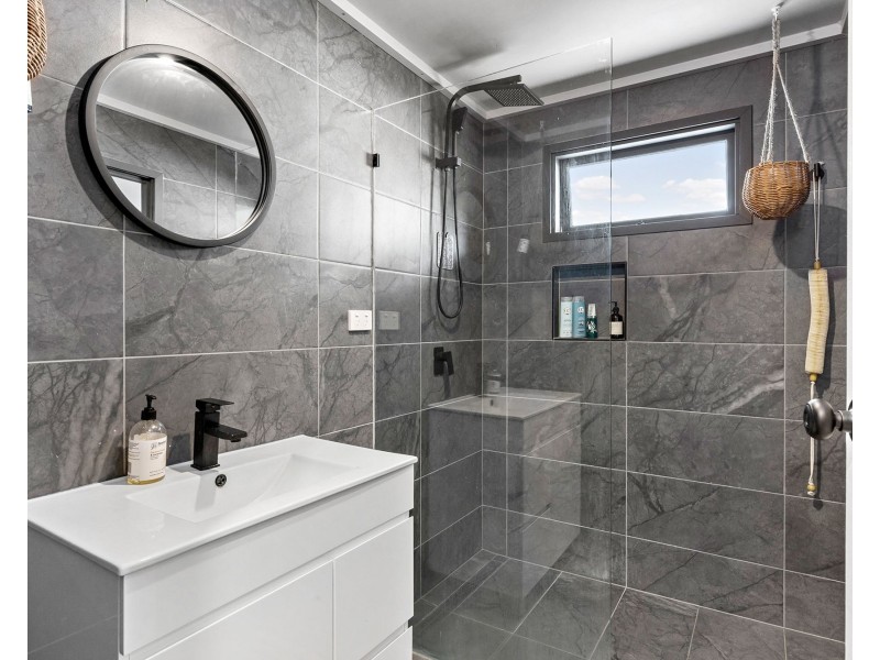 37 Selwyn Street, North Booval QLD 4304