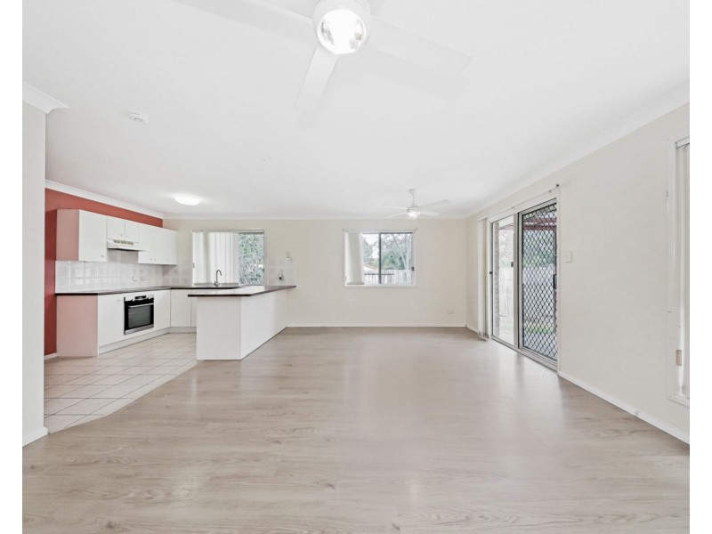 2 Sarabah Place, Forest Lake QLD 4078