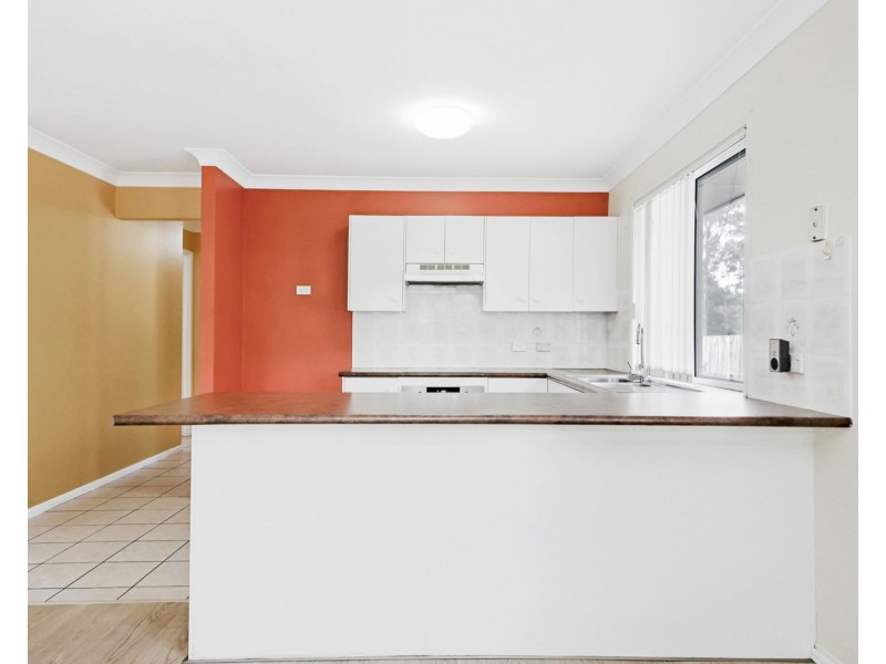 2 Sarabah Place, Forest Lake QLD 4078