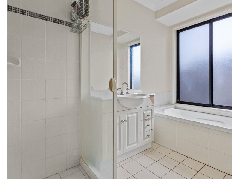 42 Wattle Crescent, Raceview QLD 4305