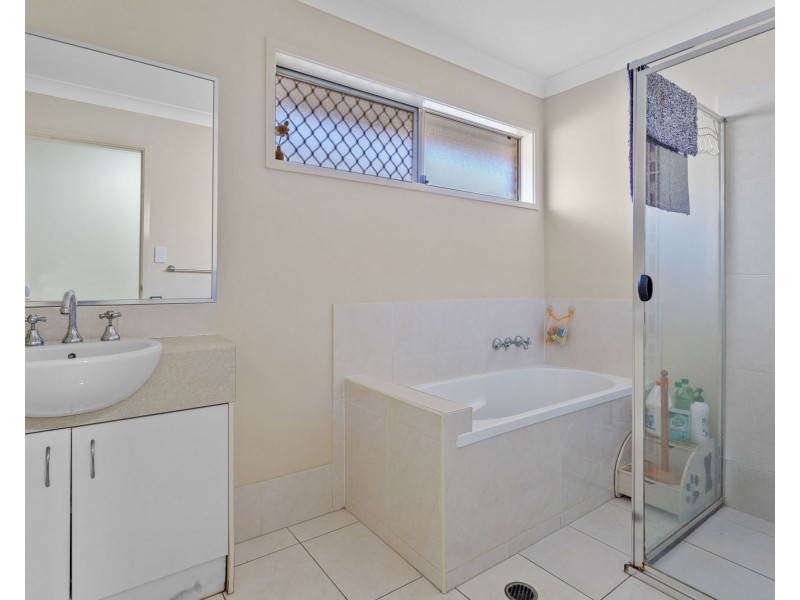 28 Honeyeater Place, Lowood QLD 4311