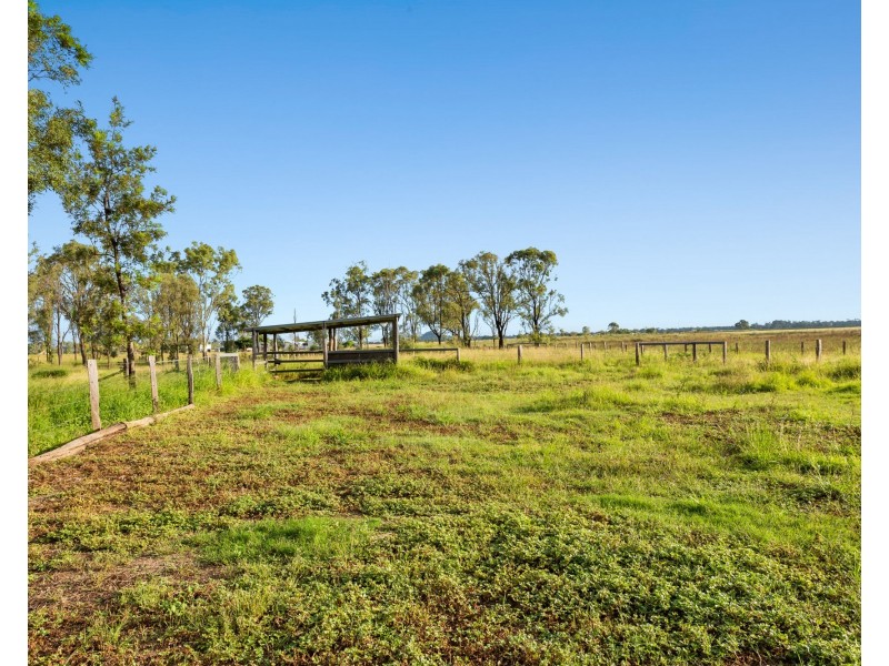 897 Clarendon Road, Lowood QLD 4311