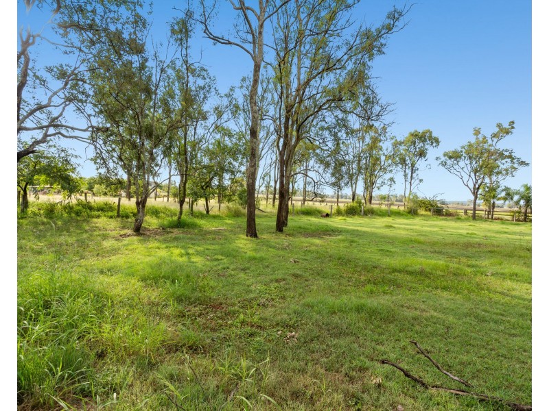 897 Clarendon Road, Lowood QLD 4311