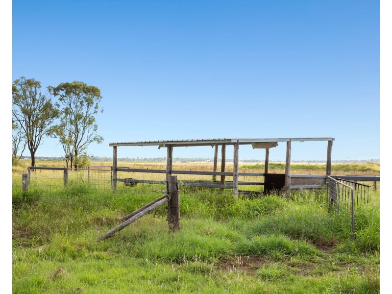 897 Clarendon Road, Lowood QLD 4311