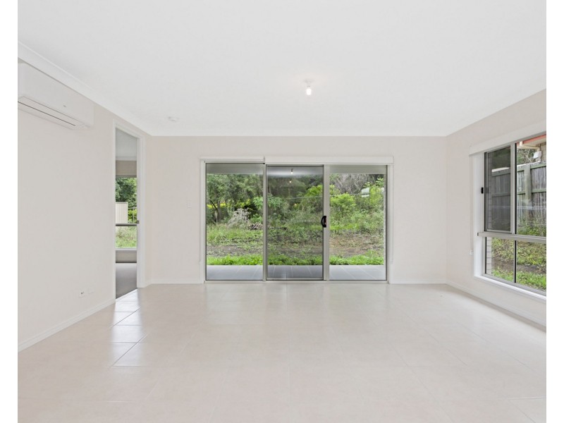 43 Johnston St, Bellbird Park QLD 4300