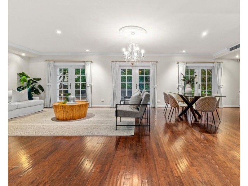 42 Scenic Road, Kenmore QLD 4069