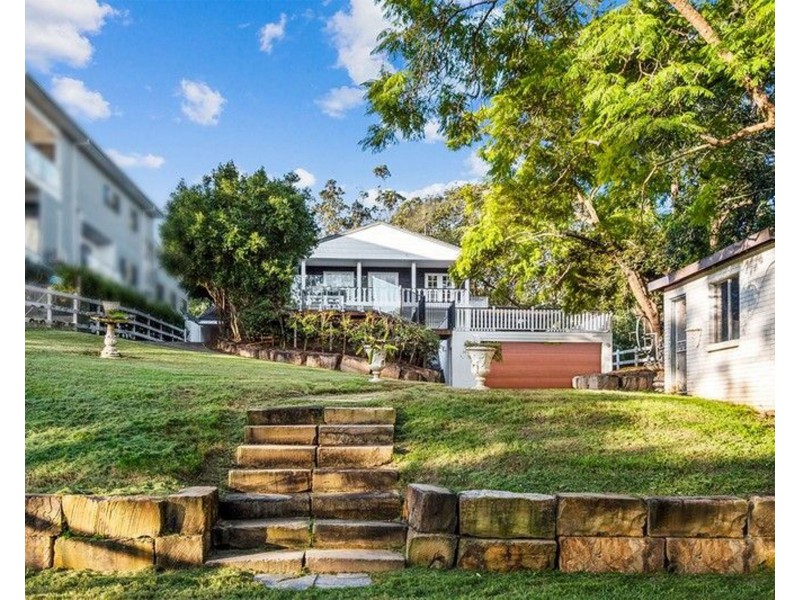 42 Scenic Road, Kenmore QLD 4069