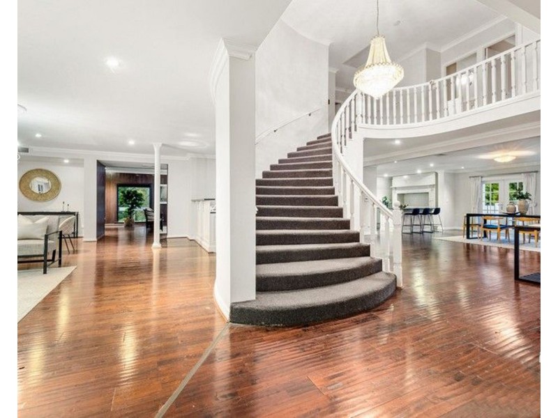 42 Scenic Road, Kenmore QLD 4069