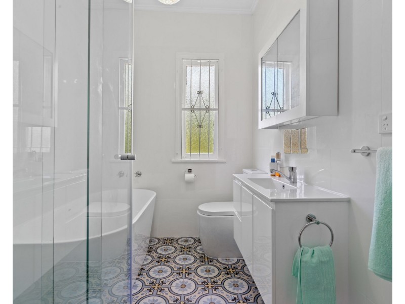 20 Vernon Street, Ipswich QLD 4305