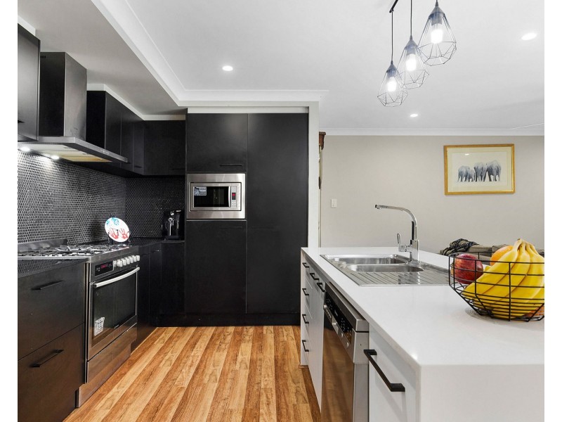 13 Glendale Crescent, Heathwood QLD 4110