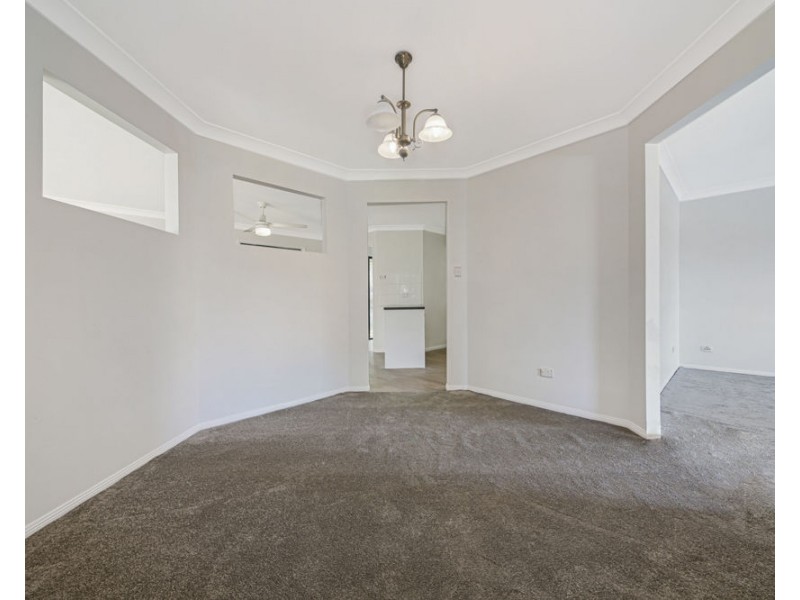 11 Samford Place, Forest Lake QLD 4078