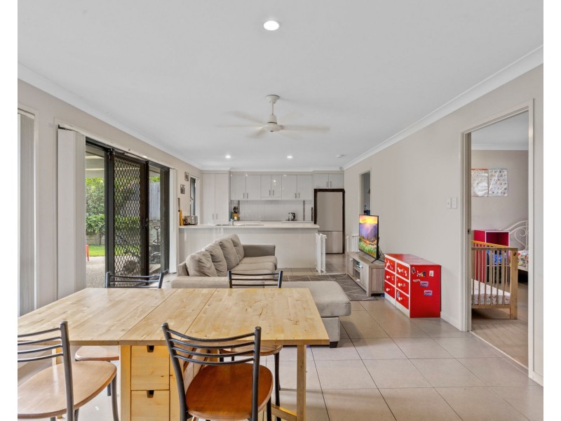 8 John Bell Court, Goodna QLD 4300