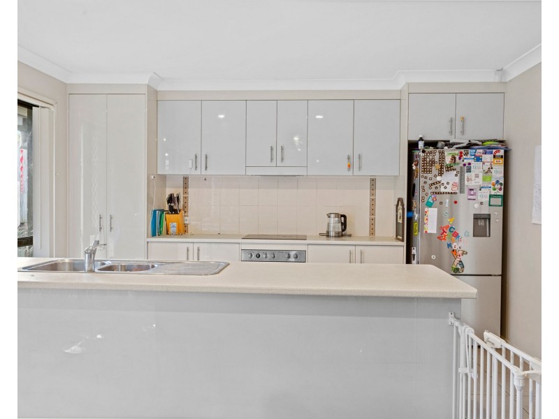 8 John Bell Court, Goodna QLD 4300