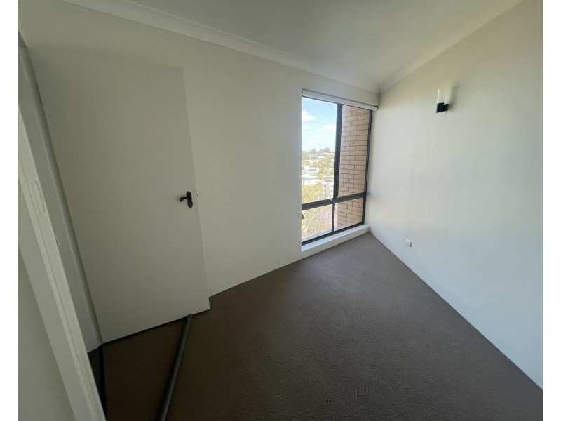 32/12 BRYCE ST, St Lucia QLD 4067