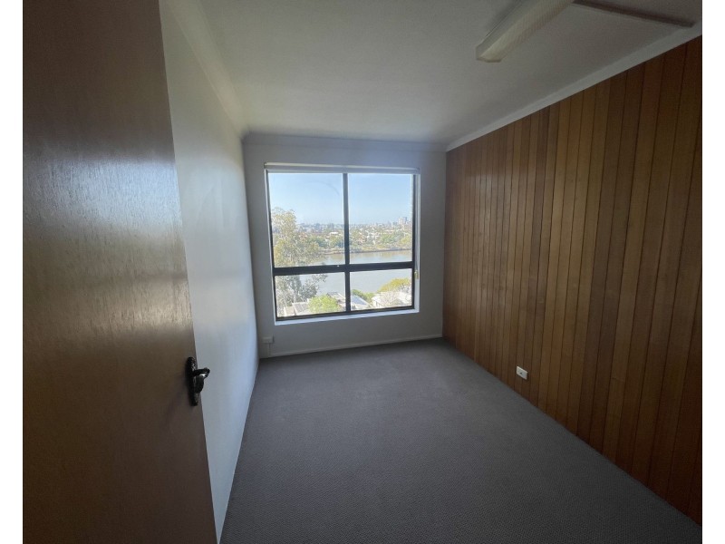 32/12 BRYCE ST, St Lucia QLD 4067