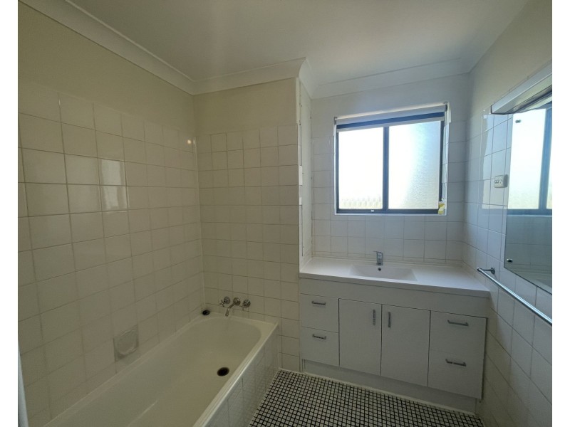32/12 BRYCE ST, St Lucia QLD 4067