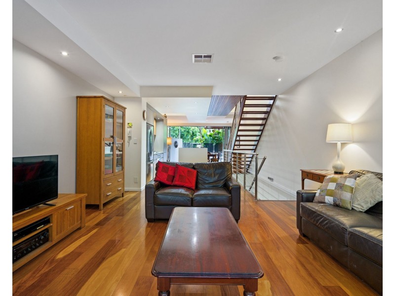 2/12 MAIDSTONE ST, Kelvin Grove QLD 4059