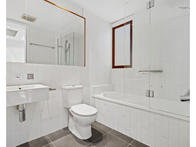 2/12 MAIDSTONE ST, Kelvin Grove QLD 4059
