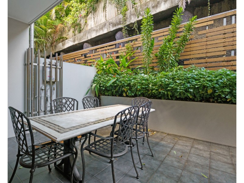 2/12 MAIDSTONE ST, Kelvin Grove QLD 4059