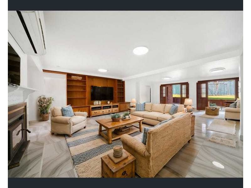 8 Devonhill Street, The Gap QLD 4061