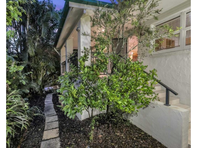 71 Highland Terrace, St Lucia QLD 4067