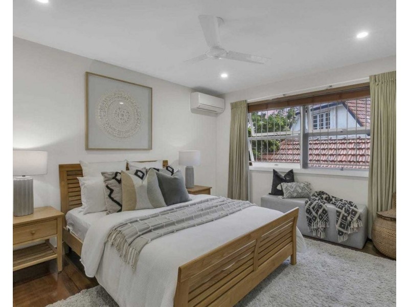 71 Highland Terrace, St Lucia QLD 4067