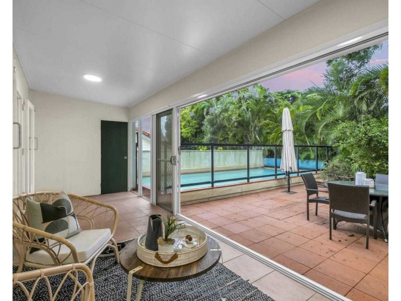 71 Highland Terrace, St Lucia QLD 4067