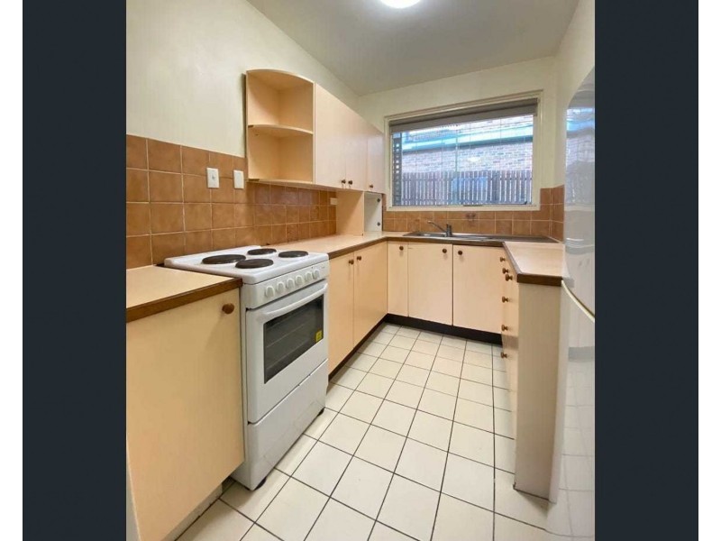 1/70 MITRE ST, St Lucia QLD 4067