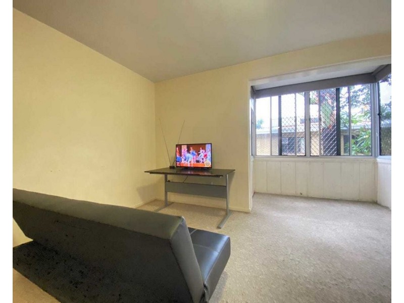 1/70 MITRE ST, St Lucia QLD 4067