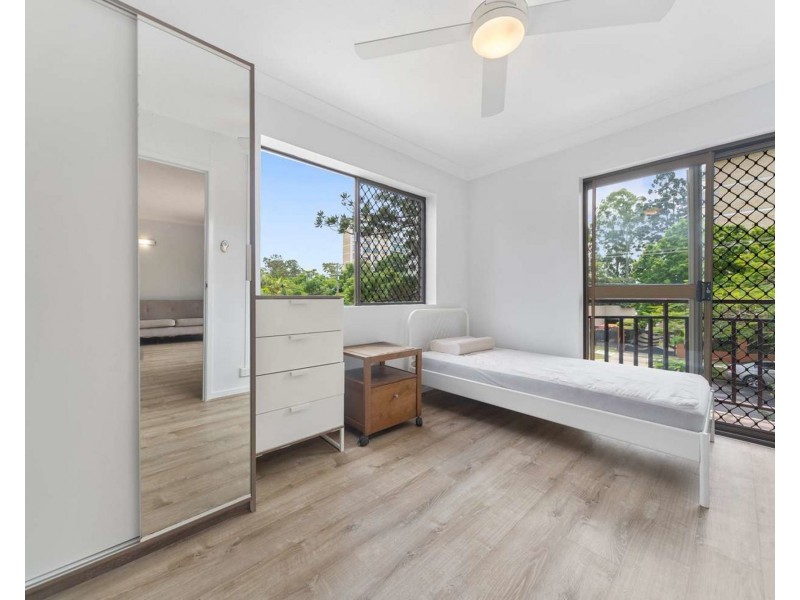 2/79 MACQUARIE ST, St Lucia QLD 4067