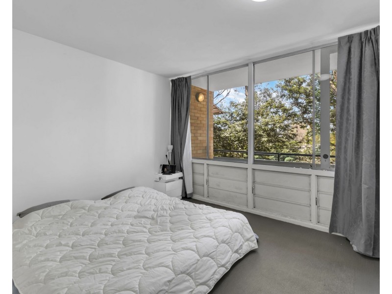 4/15 Sir Fred Schonell Drive, St Lucia QLD 4067