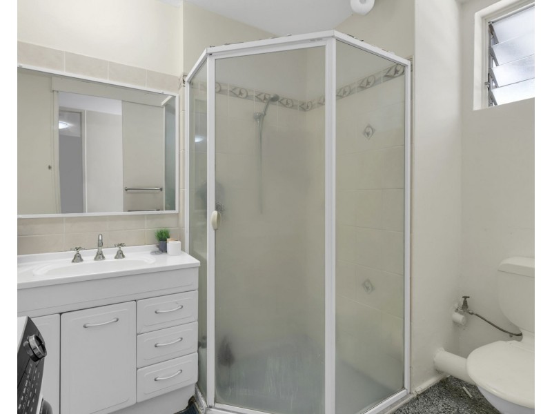 4/15 Sir Fred Schonell Drive, St Lucia QLD 4067