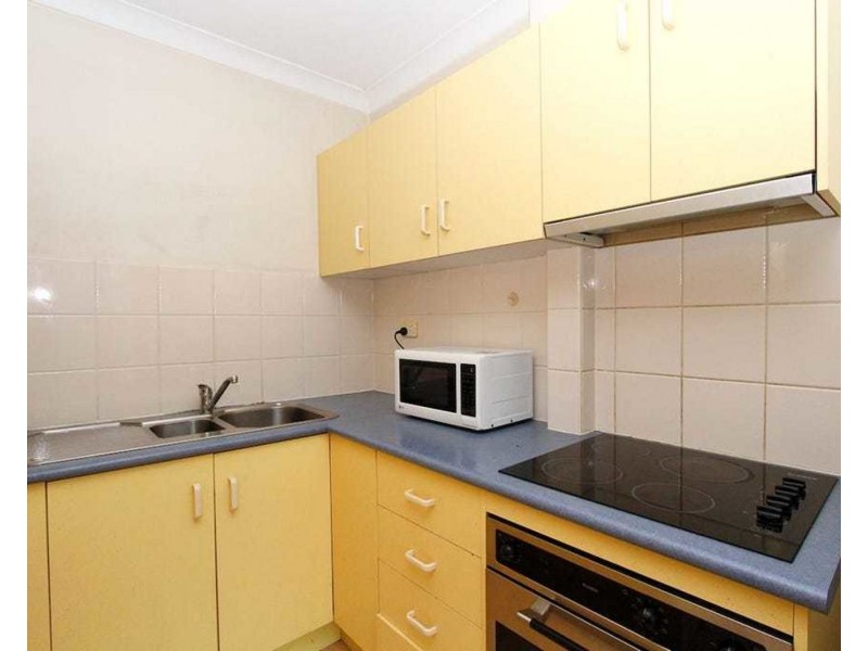 8/75 SIR FRED SCHONELL DR, St Lucia QLD 4067